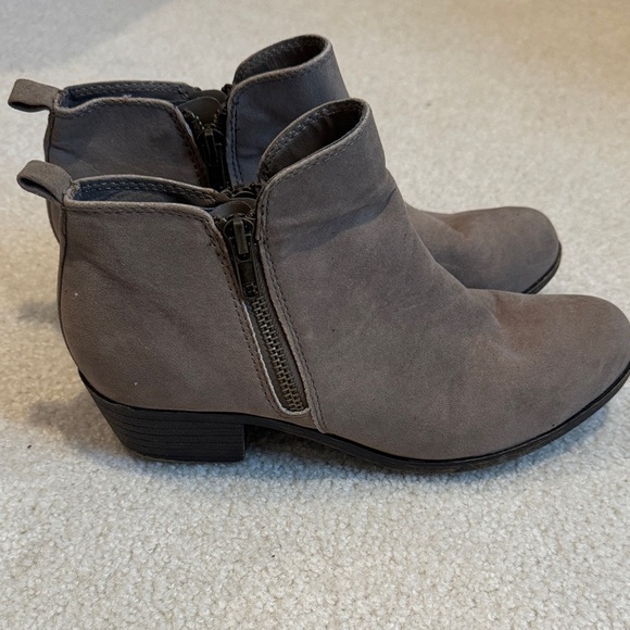 Ankle Boots - Picture 1 of 6
